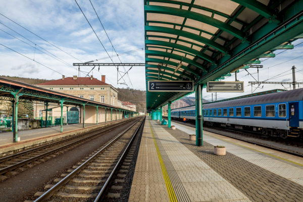 Rok 2020 bude pro Správu železnic ve znamení vysokého tempa rekonstrukcí tratí a nádražích budov 