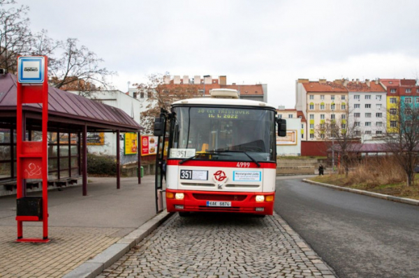 Třicet let od vypravení první příměstské autobusové linky ve Středočeském kraji a v Praze