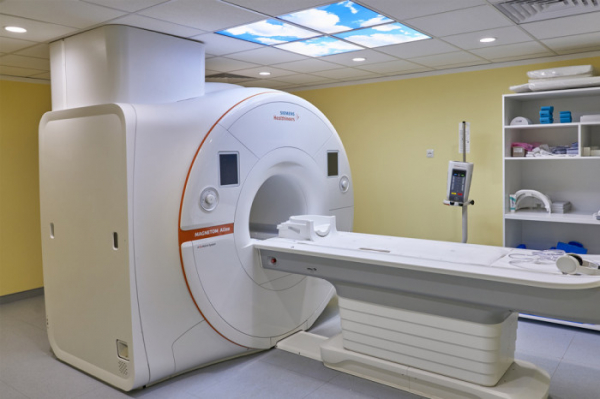 V Nemocnici Mělník se otevřelo centrum magnetické rezonance. Zkrátí se čekací lhůty i rychlost vyšetření