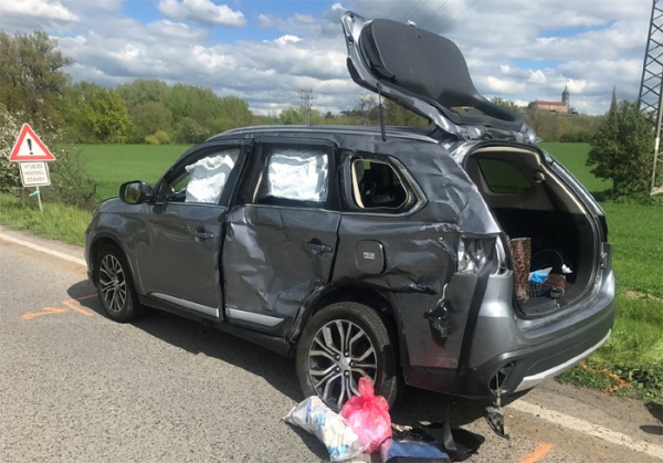Tragický střet osobního vozidla s nákladním u Brozánek má tři oběti